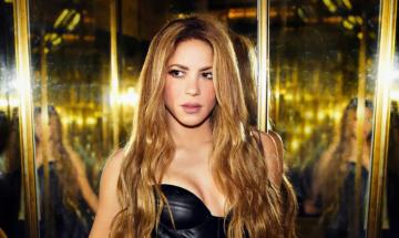 Fans criticise Shakira's cold reaction when cameraman falls mid-gig