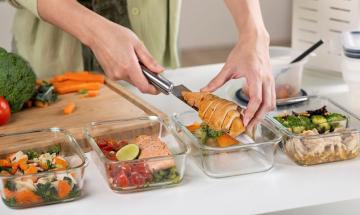 Research connects two simple eating habits to sustained weight loss