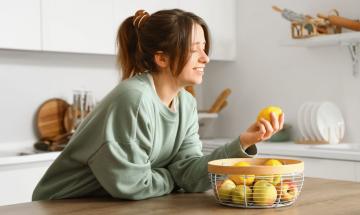 Nutritionist reveals 3 restrictions why starting your day with fruits isn't ideal