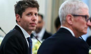 Sam Altman praises Tim Cook amid Apple leadership transition