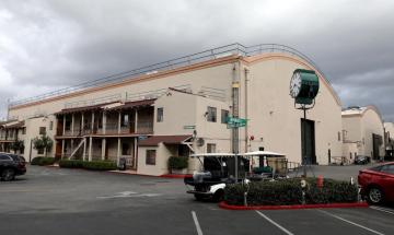 Netflix enters talks to buy historic Radford Studio Center lot