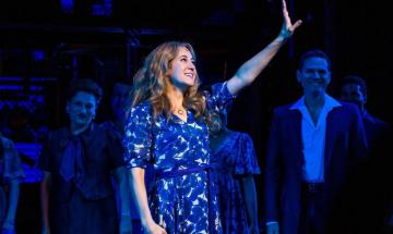 Vanessa Carlton describes 'A Thousand Miles' success as a heavy burden