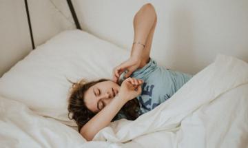 How to identify hidden signs of poor quality sleep despite eight hour rest