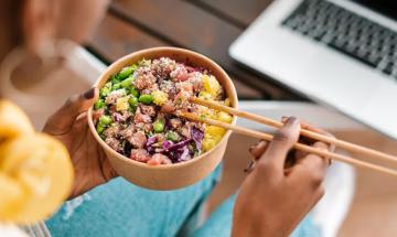 Working 9 to 5 with PCOS? Nutritionist shares 3 hormone-balancing tips