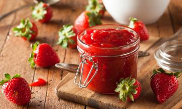 Explore how to prepare healthy snacks for children in under ten minutes