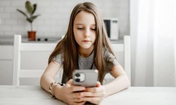 UK to impose social media restrictions on under-16s, ministers confirm