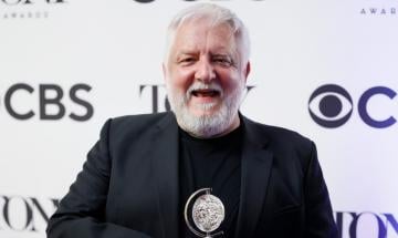 Simon Russell Beale reveals colon cancer diagnosis after months of treatment
