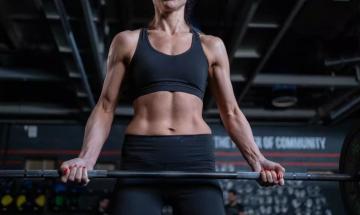 Did you know? Visible abs might signal a risk of period loss