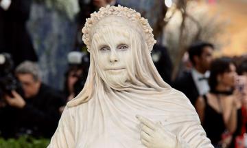 Heidi Klum shocks fans with eerie living statue costume at Met Gala