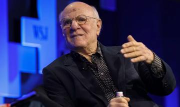 Barry Diller offers to buy CNN 'tonight' to save news network