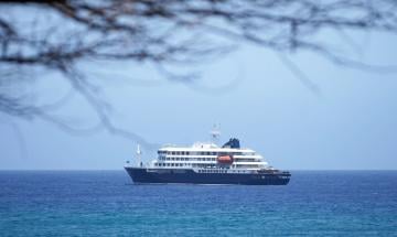 Hantavirus outbreak on cruise ship raises questions over early crew response