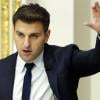 Airbnb CEO predicts no future value for people managers