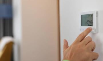Study links warmer bedroom temperatures to higher heart stress during sleep