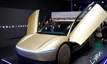Elon Musk's 'works anywhere' robotaxi caught in chaotic Texas rollout