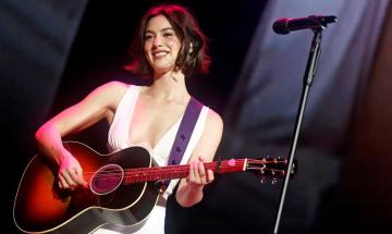 Gracie Abrams takes over global billboards: Star's casual 'hi' reveals 'Daughter from Hell' album