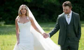 Lainey Wilson says she and Duck Hodges were the least stressed people at their own wedding