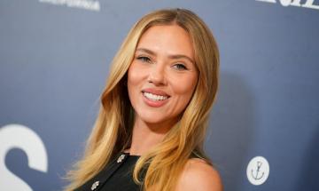 Scarlett Johansson’s sleeveless style inspires affordable summer fashion trend