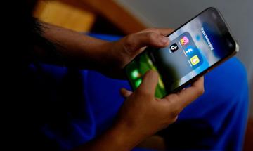 UK police chiefs call for under-16s to be blocked from apps with high-risk features