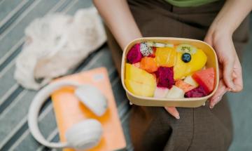 Six surprising foods that outperform kiwi in vitamin C content