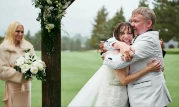 Heather McComb ties the knot with Scott Michael Campbell in outdoor wedding