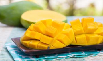 How to enjoy mangoes without derailing fat‑loss goals?