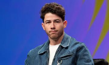 Nick Jonas relives a frightening flight with Glen Powell