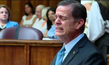Florida man breaks down in court on first day of boat crash trial