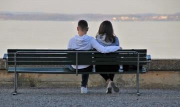 Experts explain why modern couples struggle to connect