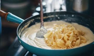 FDA recalls 913 cases of Alfredo sauce over salmonella risk