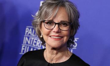 Sally Field recalls struggling to understand Robert Mitchum on set