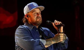 Jelly Roll makes subtle social media move after divorce news breaks
