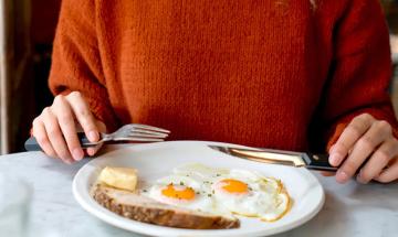 Could eating more eggs protect your brain? Study finds surprising connection to Alzheimer’s risk