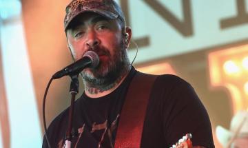 Aaron Lewis claims music industry turned back on him