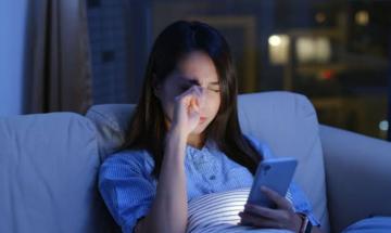 How to adjust your phone to reduce eye strain