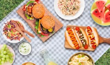 Hot dogs vs hamburgers: Which BBQ favourite is the healthier choice?