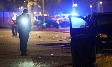 Chicago drive-by shooting leaves one dead and three wounded