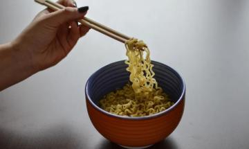 Experts highlight severe health risks of consuming expired instant noodles