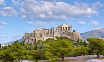 Two American tourists injured in knife attack near Athens' Acropolis