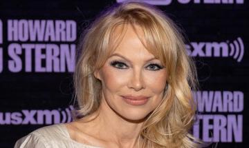 Pamela Anderson breaks silence on returning for 'Baywatch' reboot
