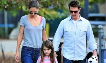 Tom Cruise, Katie Holmes' daughter Suri drops Cruise surname